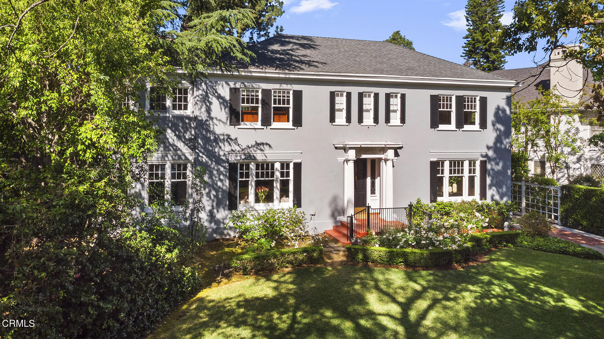 509 Prospect Boulevard Pasadena, CA 91103 - Photo 5 of 68 a front view of a house with a yard