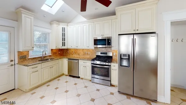 $4,600 | 40-42 Dunnell Road, Unit 1, Maplewood, NJ 07040