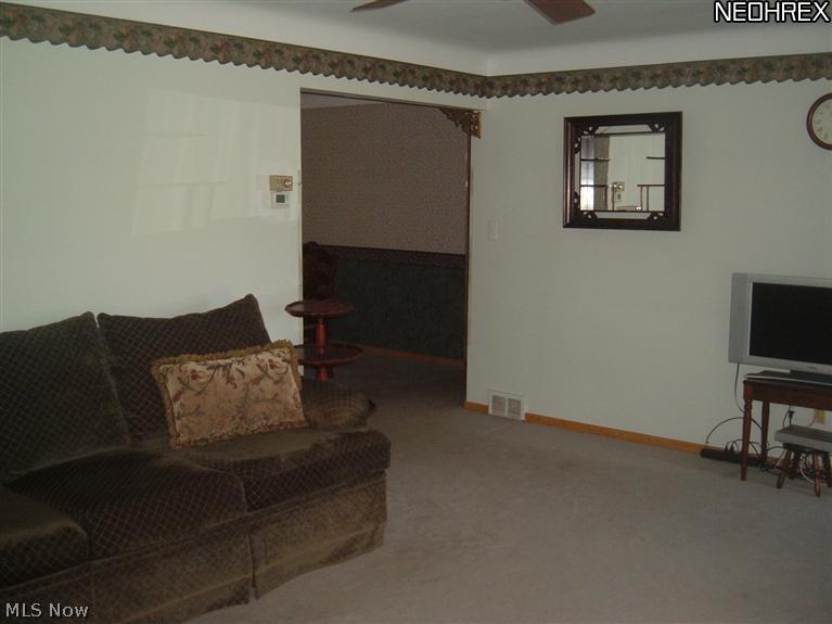 16579 Webster Road Cleveland, OH 44130 - Photo 5 of 20 Gallery Image 5