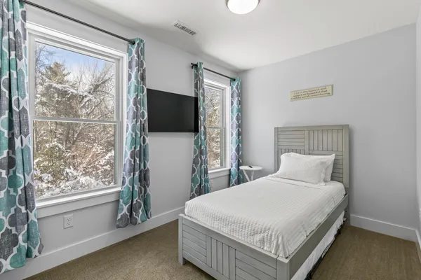 $995,000 | 11 Driftwood Lane, Kittery, ME 03904