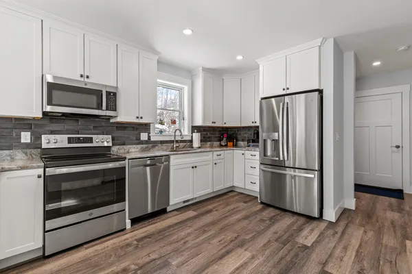 $995,000 | 11 Driftwood Lane, Kittery, ME 03904