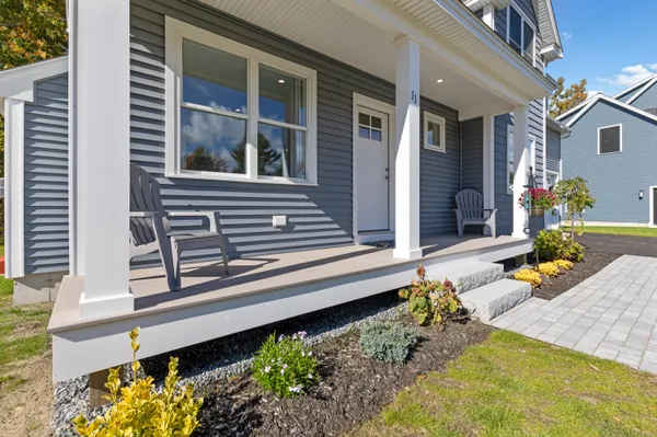 $995,000 | 11 Driftwood Lane, Kittery, ME 03904