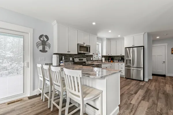 $995,000 | 11 Driftwood Lane, Kittery, ME 03904