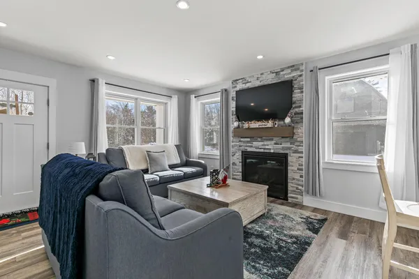 $995,000 | 11 Driftwood Lane, Kittery, ME 03904