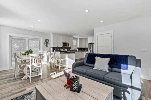 $995,000 | 11 Driftwood Lane, Kittery, ME 03904