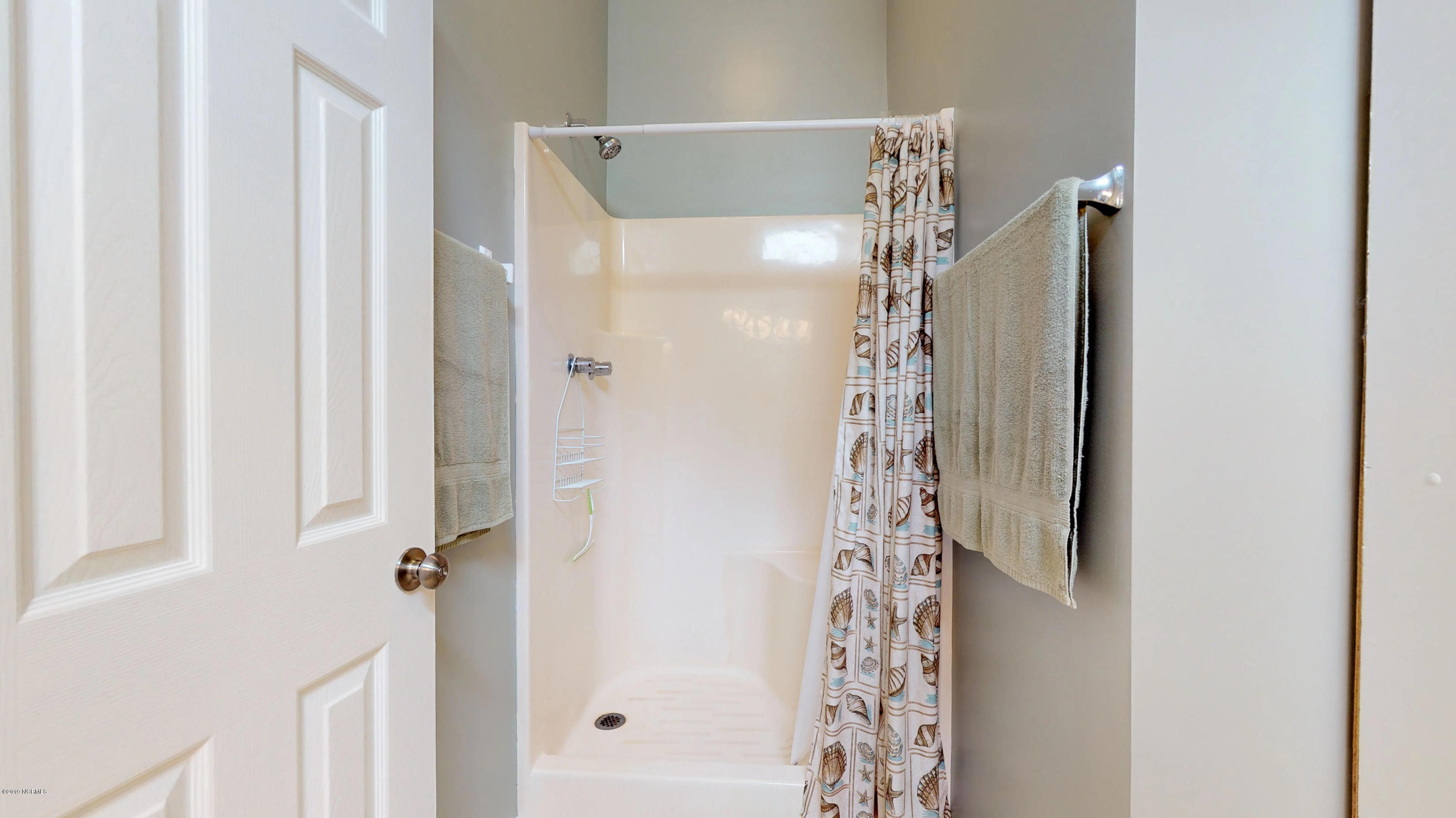602 Barbour Road Morehead City, NC 28557 - Photo 14 of 32 Principal Bathroom