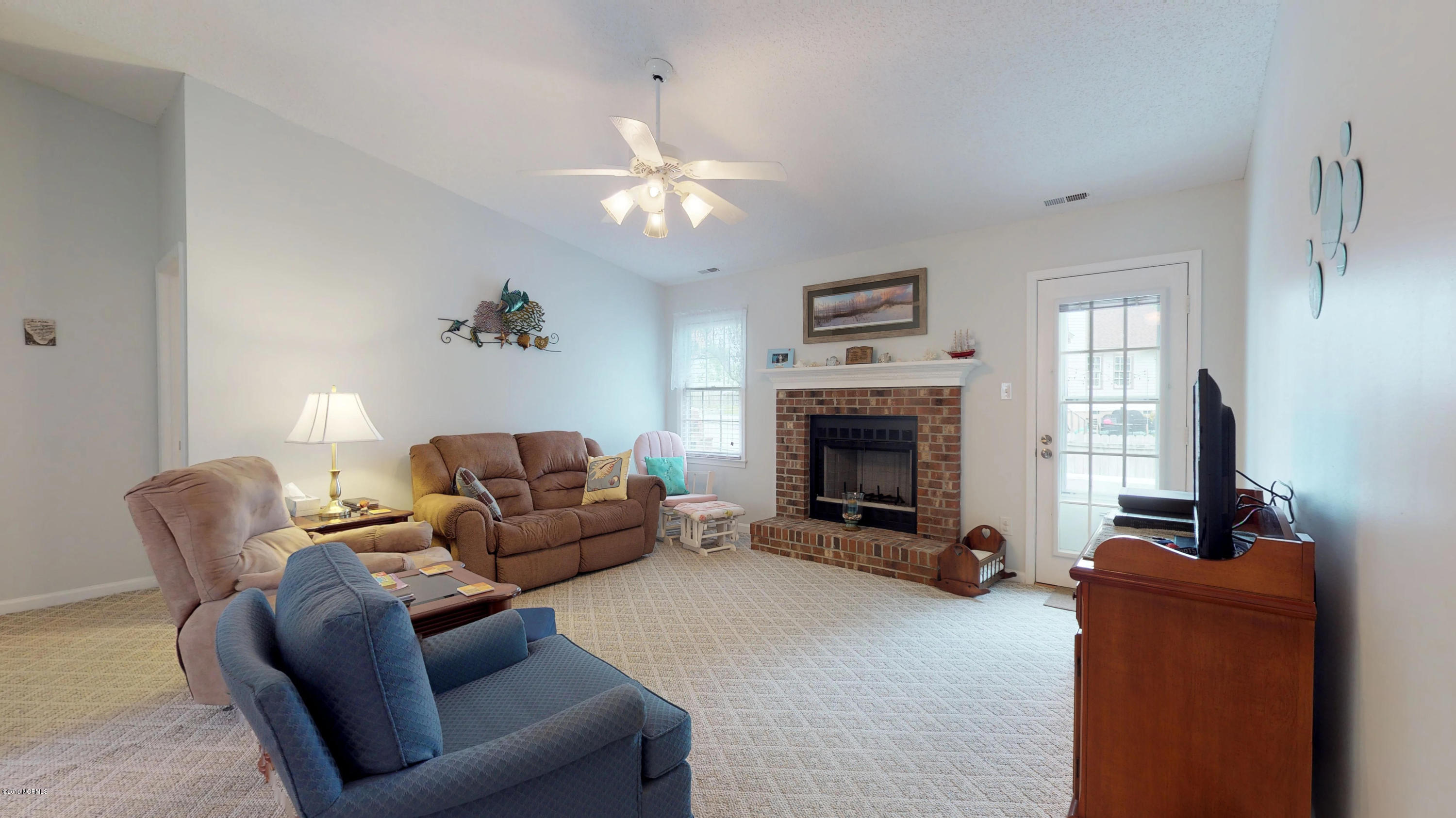 602 Barbour Road Morehead City, NC 28557 - Photo 4 of 32 Living Room