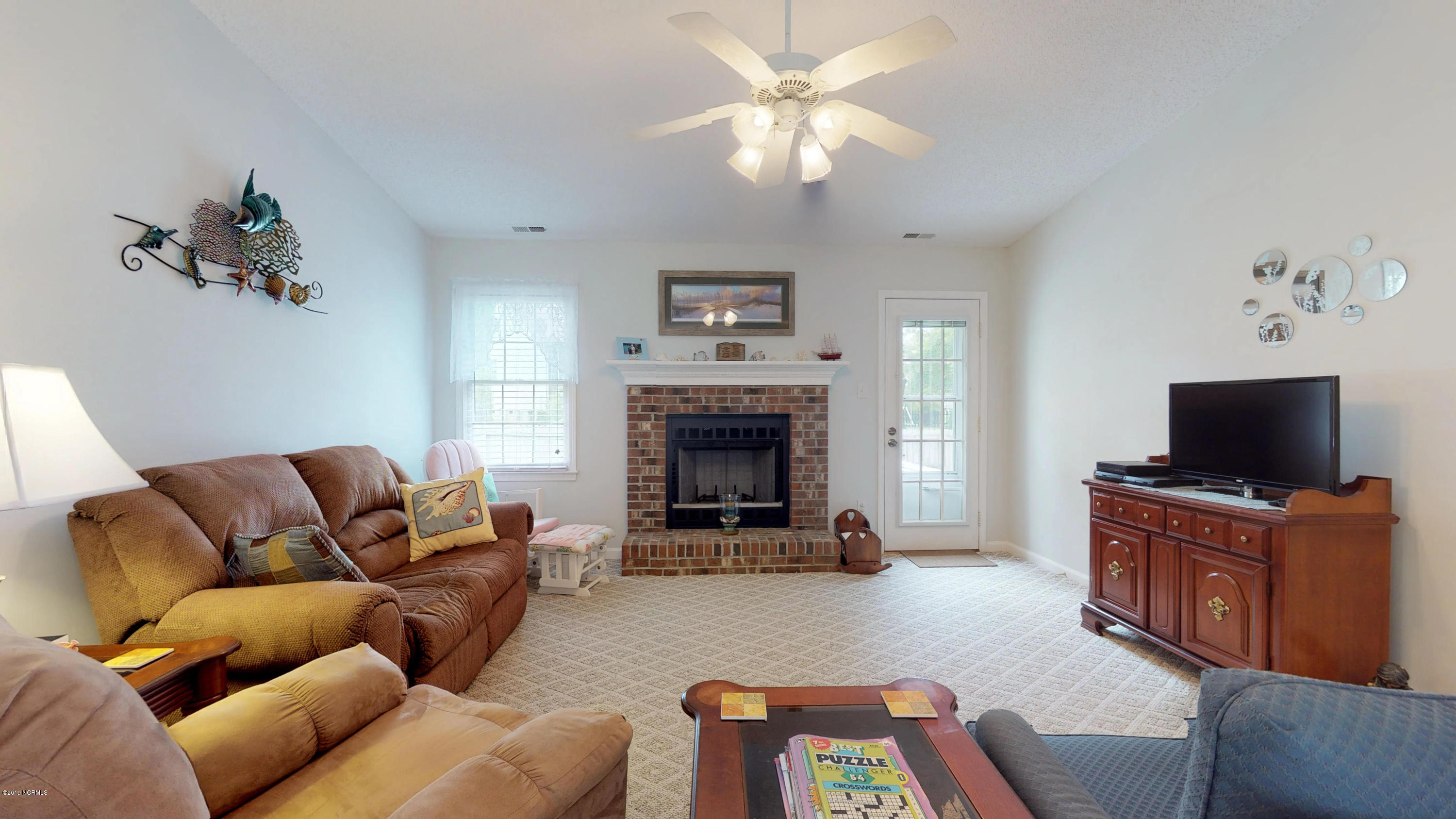602 Barbour Road Morehead City, NC 28557 - Photo 5 of 32 Living Room
