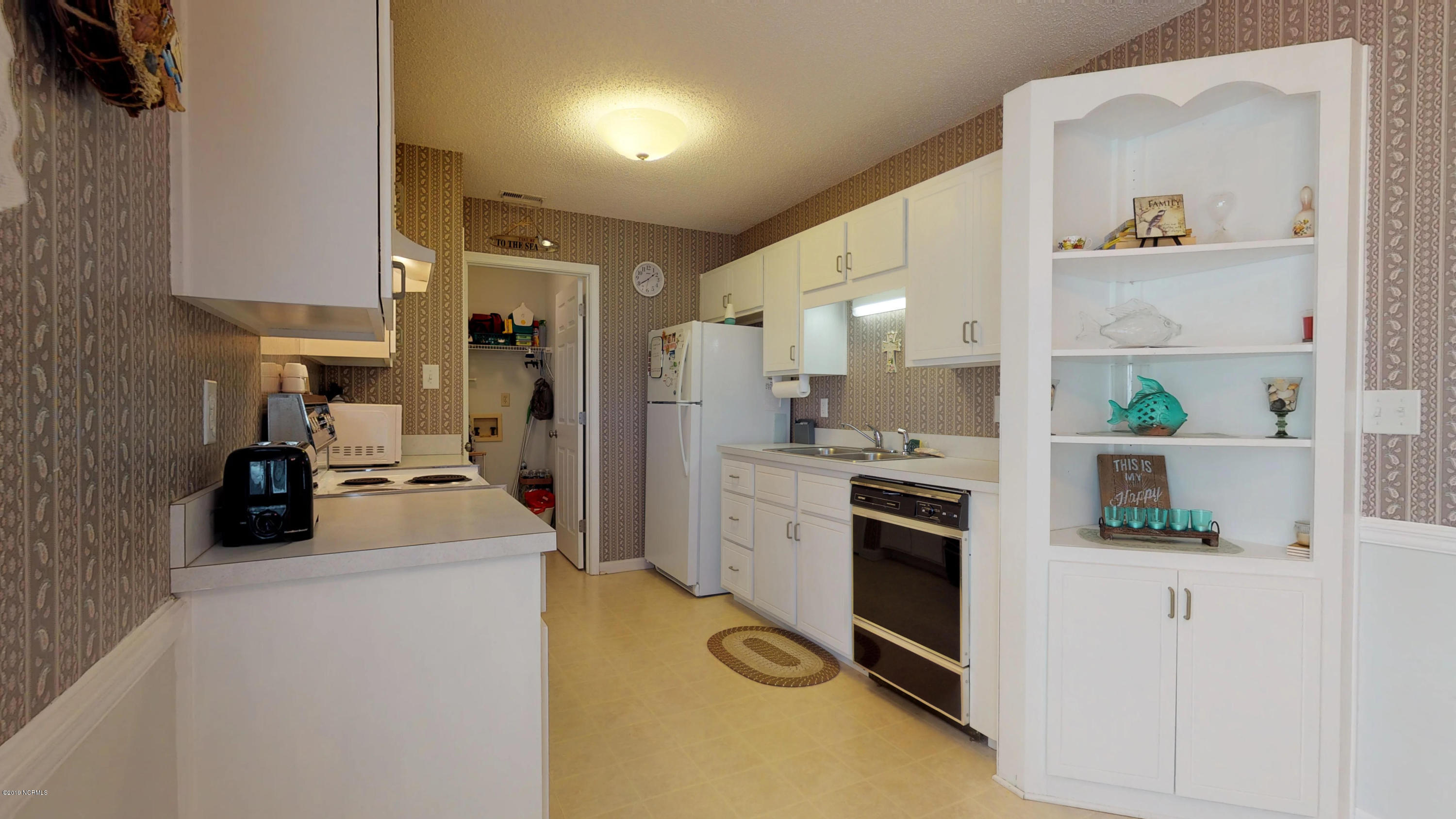 602 Barbour Road Morehead City, NC 28557 - Photo 7 of 32 Kitchen