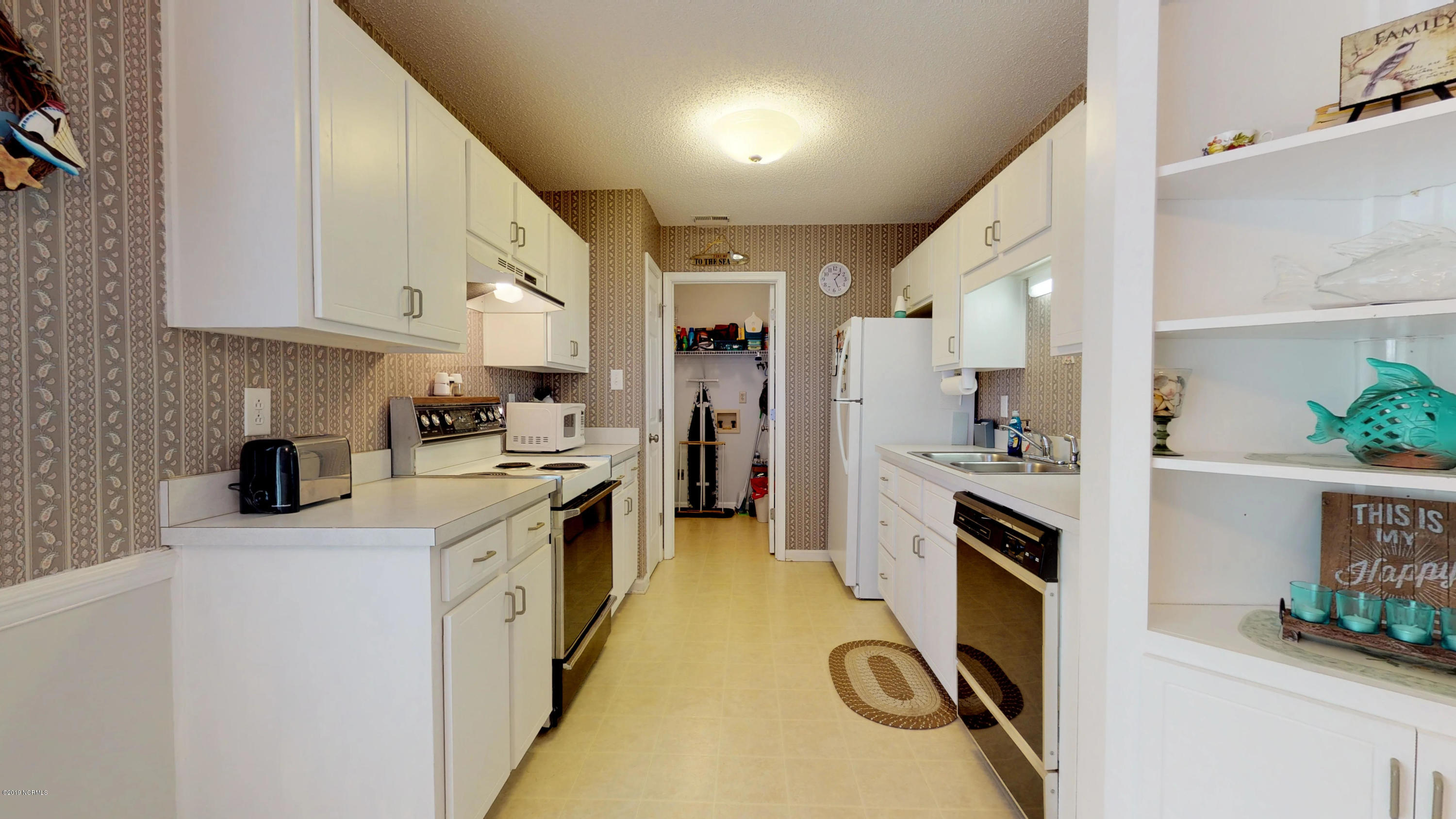 602 Barbour Road Morehead City, NC 28557 - Photo 8 of 32 Kitchen
