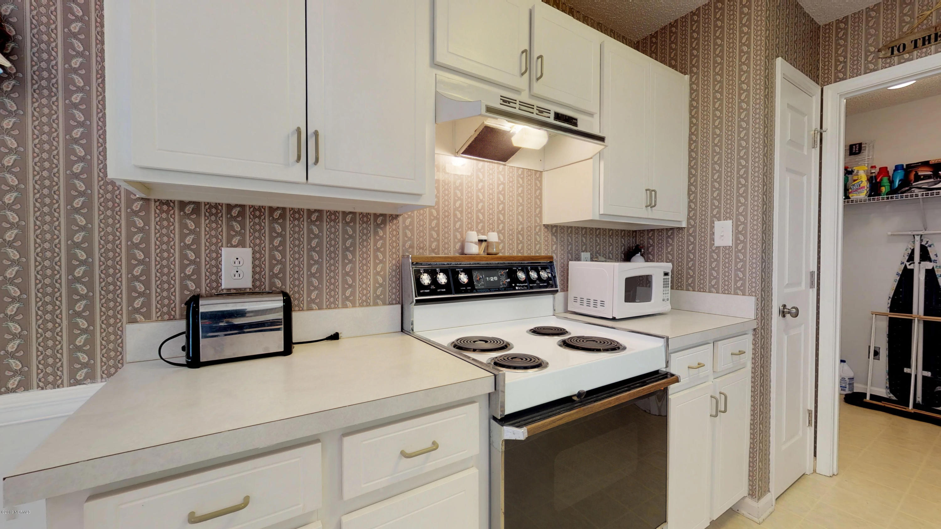602 Barbour Road Morehead City, NC 28557 - Photo 9 of 32 Kitchen