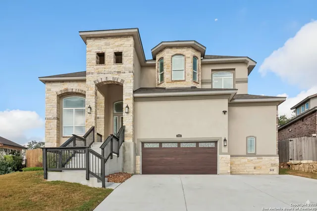 $725,000 | 31040 Clover Pass, Bulverde, TX 78163