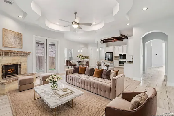 $695,000 | 31040 Clover Pass, Bulverde, TX 78163