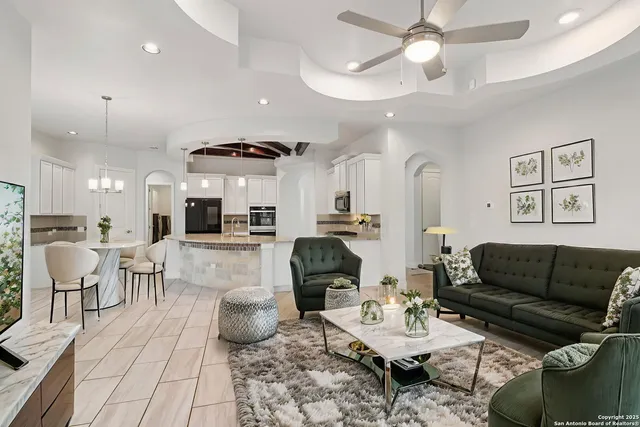 $770,000 | 31040 Clover Pass, Bulverde, TX 78163