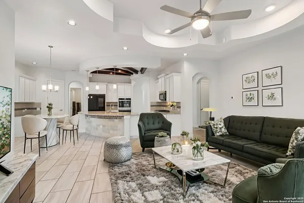 $695,000 | 31040 Clover Pass, Bulverde, TX 78163