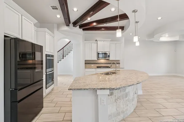 $695,000 | 31040 Clover Pass, Bulverde, TX 78163