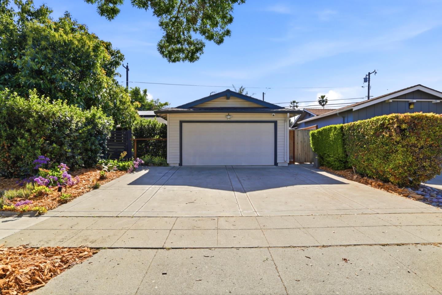 5083 Roeder Road San Jose, CA 95111 - Photo 5 of 39