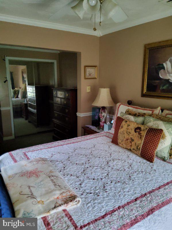 1222 Hillside Road Pasadena, MD 21122 - Photo 23 of 50 Cozy retreat with warm hues.