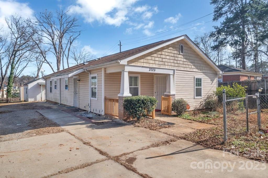 3723 Marvin Road Charlotte, NC 28211 - Photo 1 of 13 Gallery Image 1