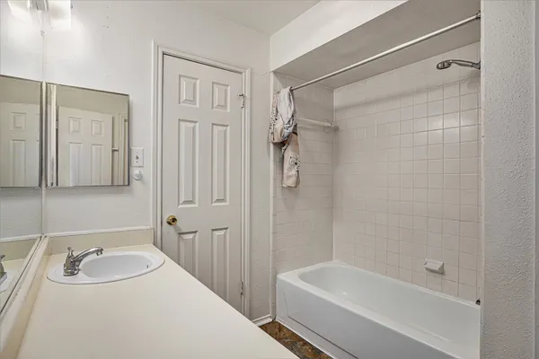 $520,000 | 508-510 Clarence Street, Tomball, TX 77375