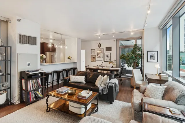 $565,000 | 125 South Green Street, Unit 506A, Chicago, IL 60607