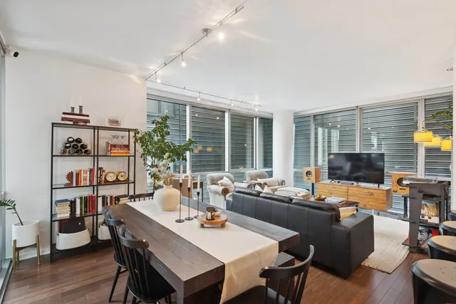 $565,000 | 125 South Green Street, Unit 506A, Chicago, IL 60607