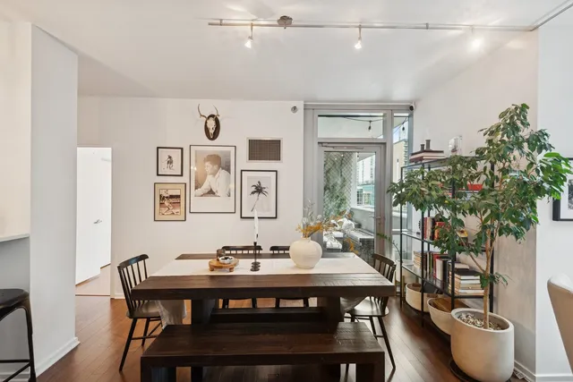 $565,000 | 125 South Green Street, Unit 506A, Chicago, IL 60607