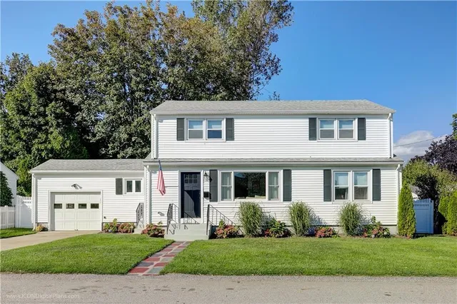 $3,400 | 18 Sylvan Terrace, Newport, RI 02840