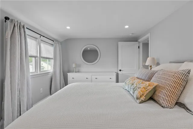 $3,400 | 18 Sylvan Terrace, Newport, RI 02840