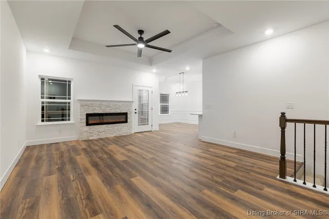 $379,900 | 422 Pine Dr Circle, Henryville, IN 47126