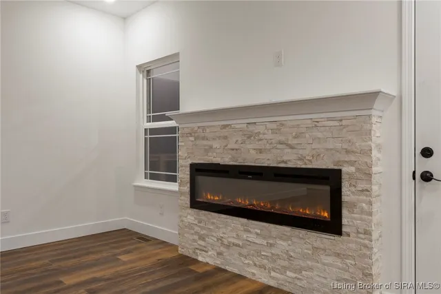 $379,900 | 422 Pine Dr Circle, Henryville, IN 47126