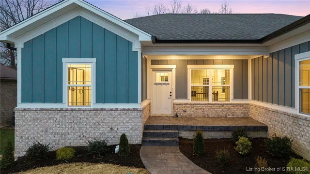 $379,900 | 422 Pine Dr Circle, Henryville, IN 47126