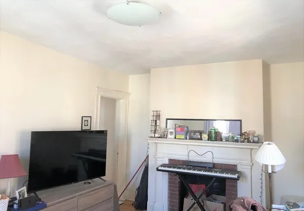 $3,000 | 120 Glenville Avenue, Unit 9, Boston, MA 02134
