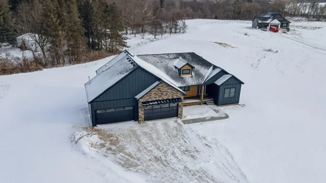 $799,900 | 906 Acorn Court, Hudson, WI 54016