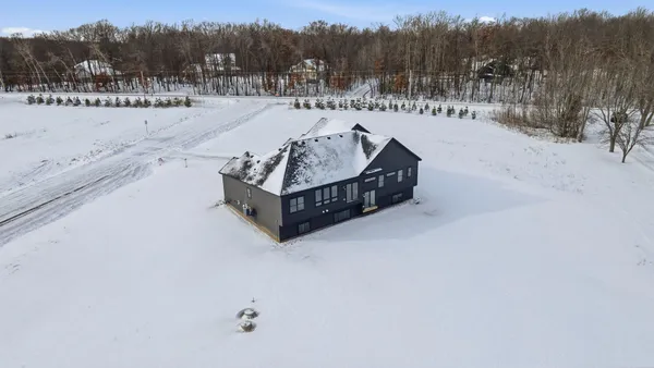 $799,900 | 906 Acorn Court, Hudson, WI 54016