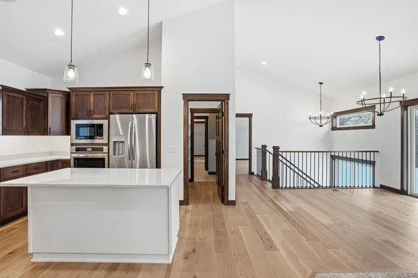 $799,900 | 906 Acorn Court, Hudson, WI 54016