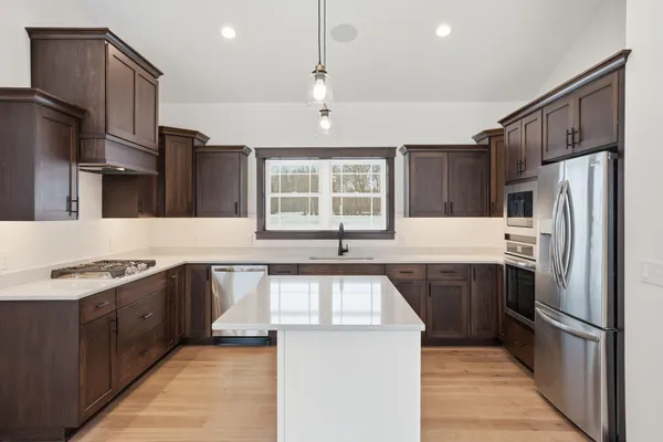$799,900 | 906 Acorn Court, Hudson, WI 54016