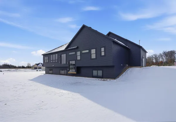 $799,900 | 906 Acorn Court, Hudson, WI 54016