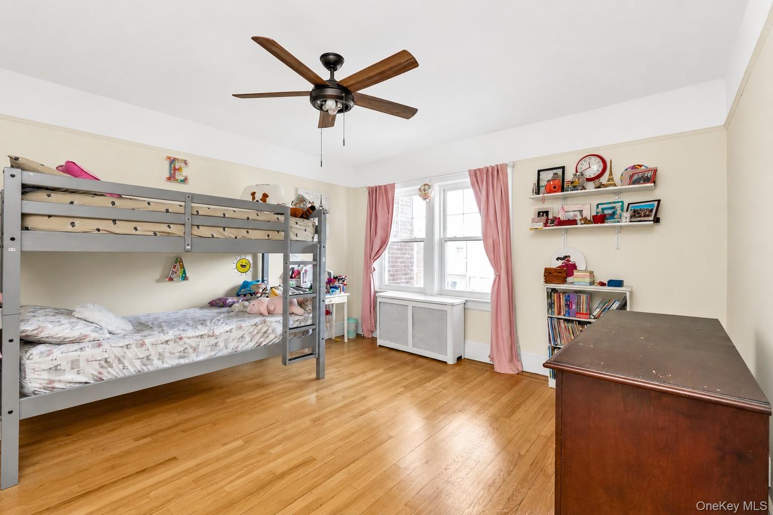 376 Cochran Place Valley Stream, NY 11581 - Photo 14 of 16