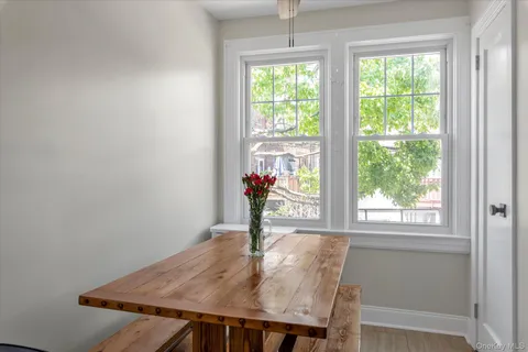 $689,000 | 376 Cochran Place, Valley Stream, NY 11581
