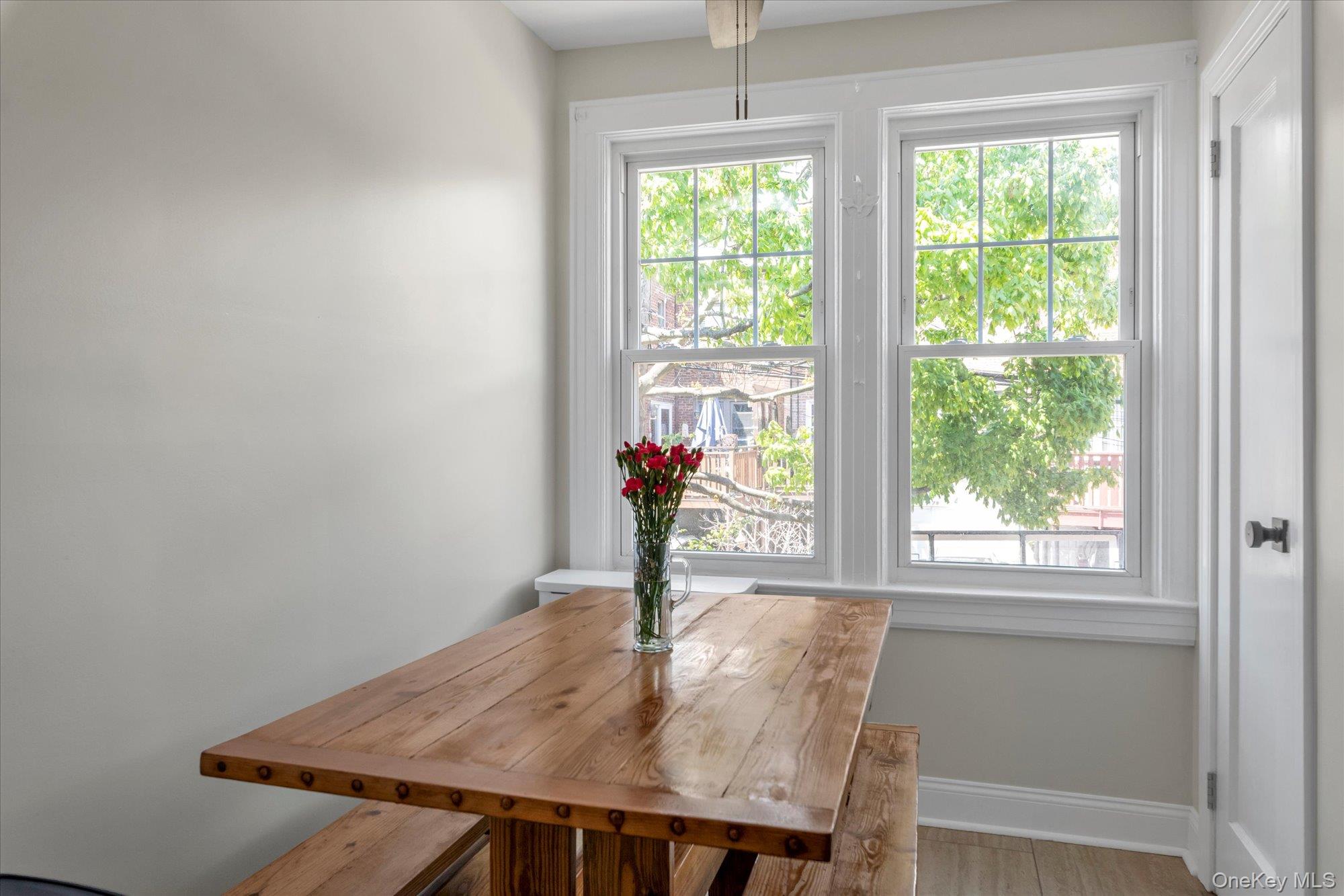 376 Cochran Place Valley Stream, NY 11581 - Photo 9 of 16