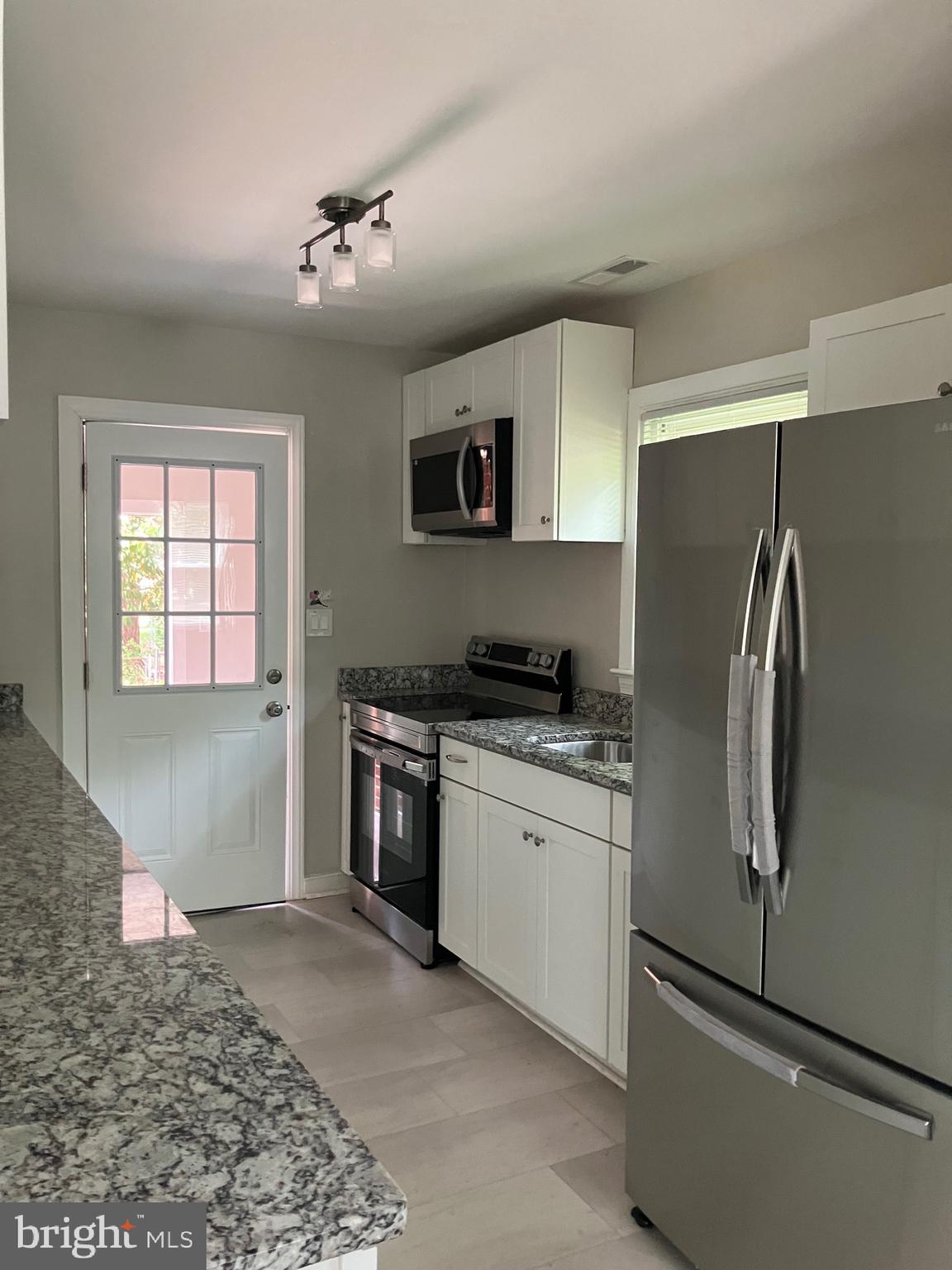 915 Hampton Road Petersburg, VA 23805 - Photo 21 of 50