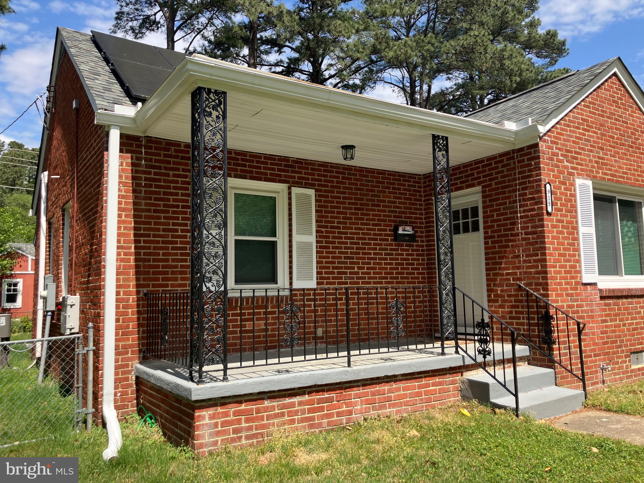 915 Hampton Road Petersburg, VA 23805 - Photo 3 of 50
