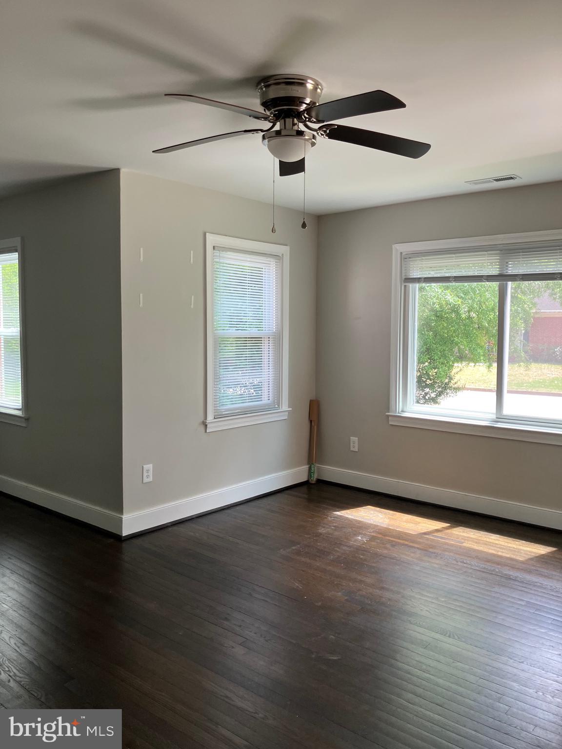 915 Hampton Road Petersburg, VA 23805 - Photo 8 of 50