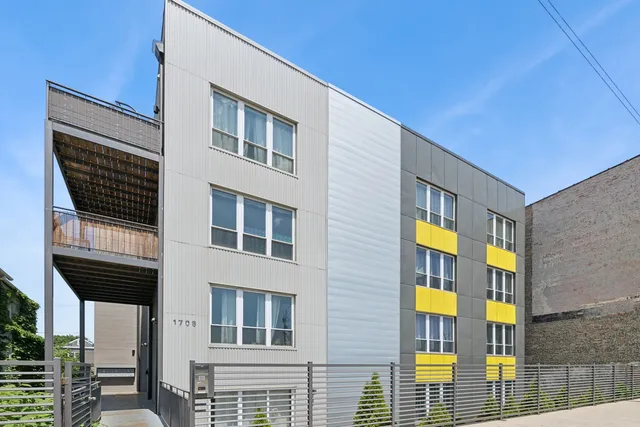 $3,100 | 1708 West Cermak Road, Unit 3W, Chicago, IL 60608