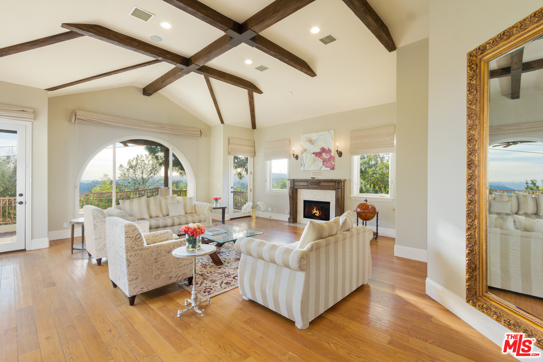 13377 Java Drive Beverly Hills, CA 90210 - Photo 13 of 25