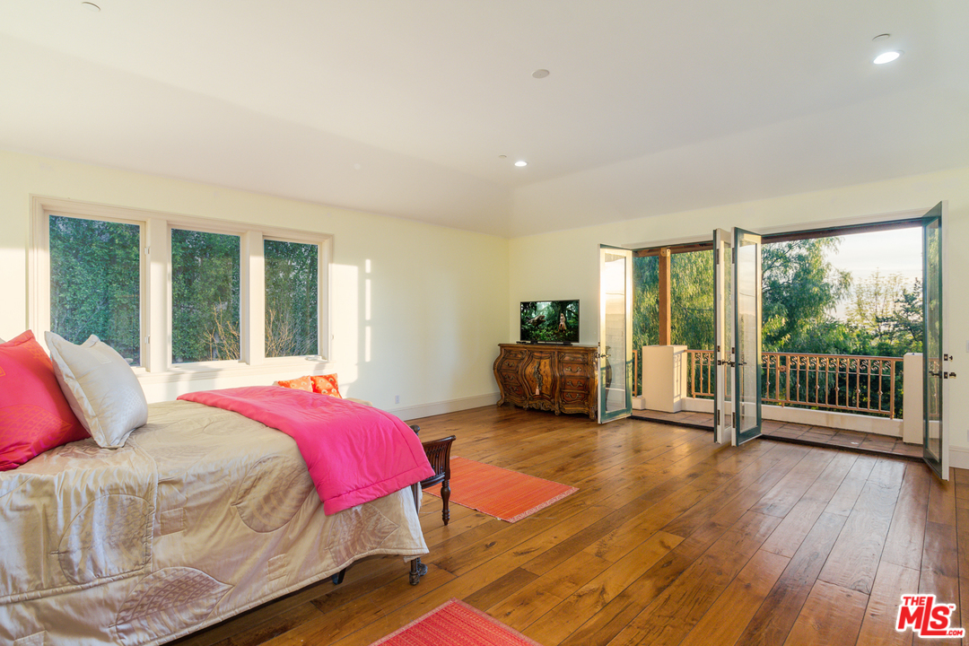 13377 Java Drive Beverly Hills, CA 90210 - Photo 16 of 25