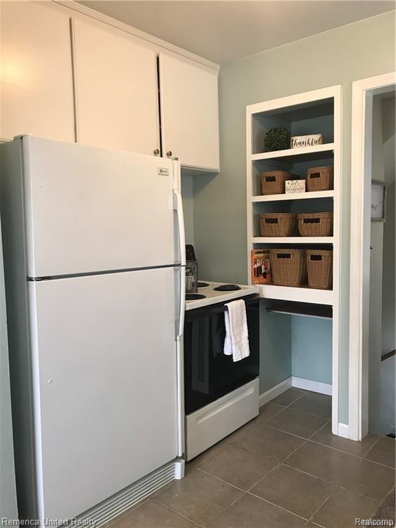 16935 West 12 Mile Road Southfield, MI 48076 - Photo 9 of 15 12 KITCHEN 2.jpg