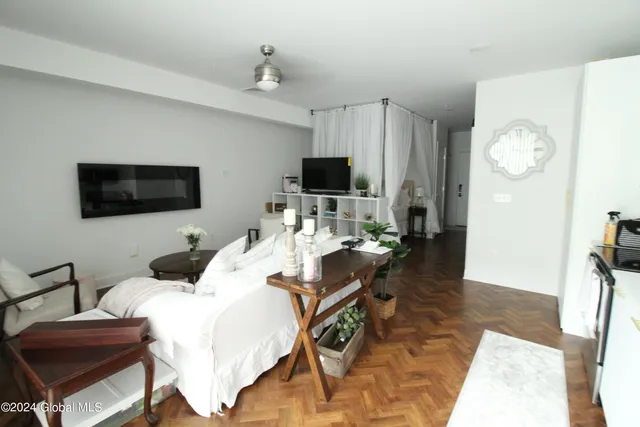 $1,790 | 308 Excelsior Avenue, Unit 201, Saratoga Springs, NY 12866