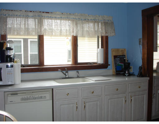 33 Bailey Road Somerville, MA 02145 - Photo 8 of 9 Gallery Image 8